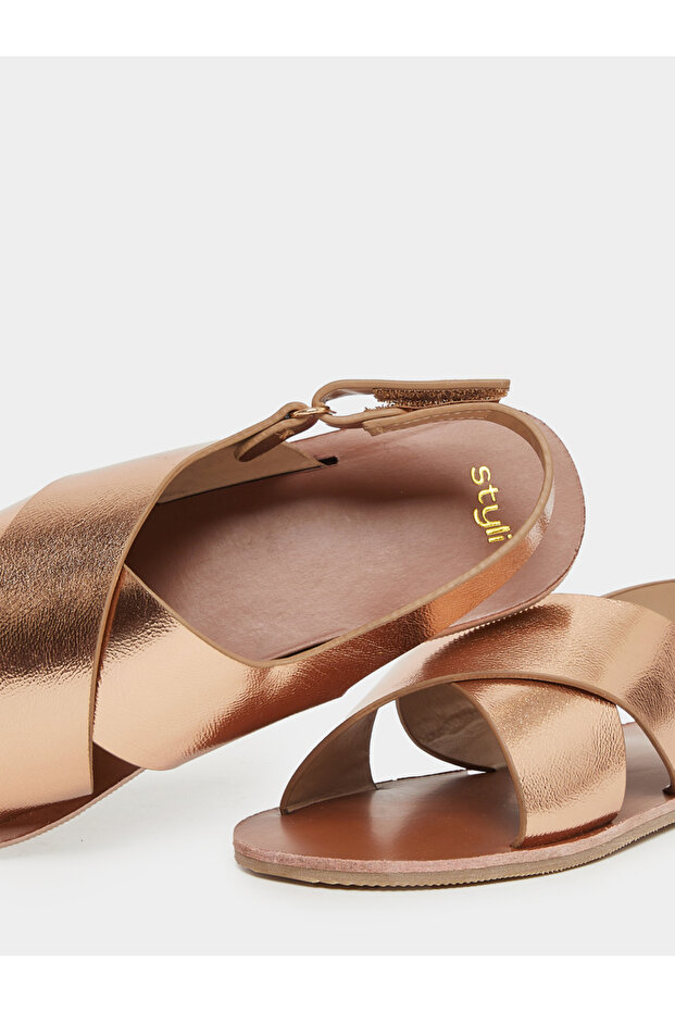 Solid Buckle Detail Flat Sandals - 3