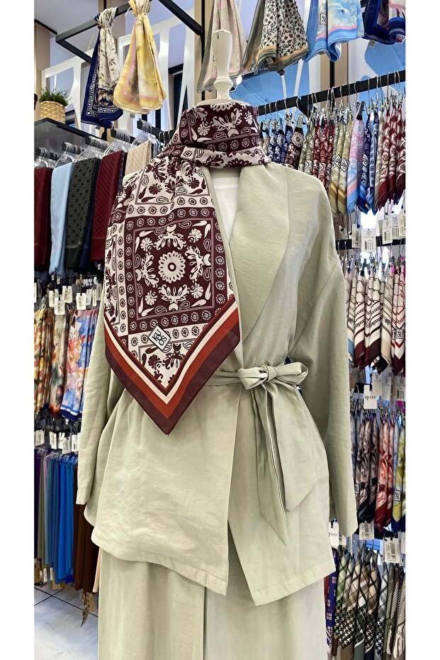 وشاح منقوش