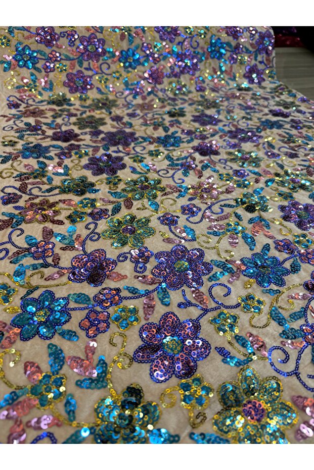 Payet İşlemeli Kadife - 3