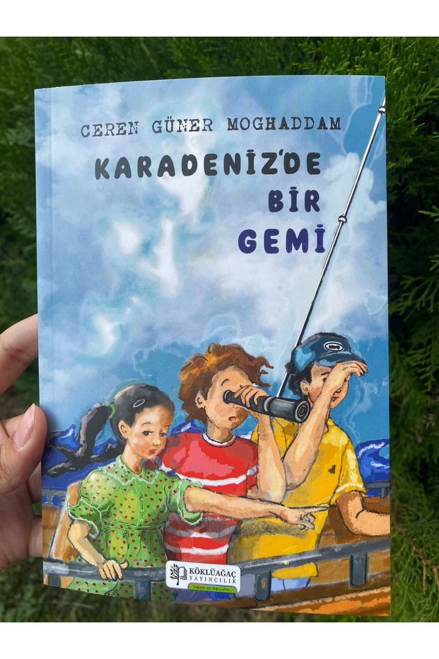 A Ship in the Black Sea (CEREN GÜNER MOGHADDAM)