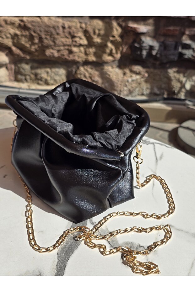 Women's Burs Closed Chain Strap Shoulder Bag