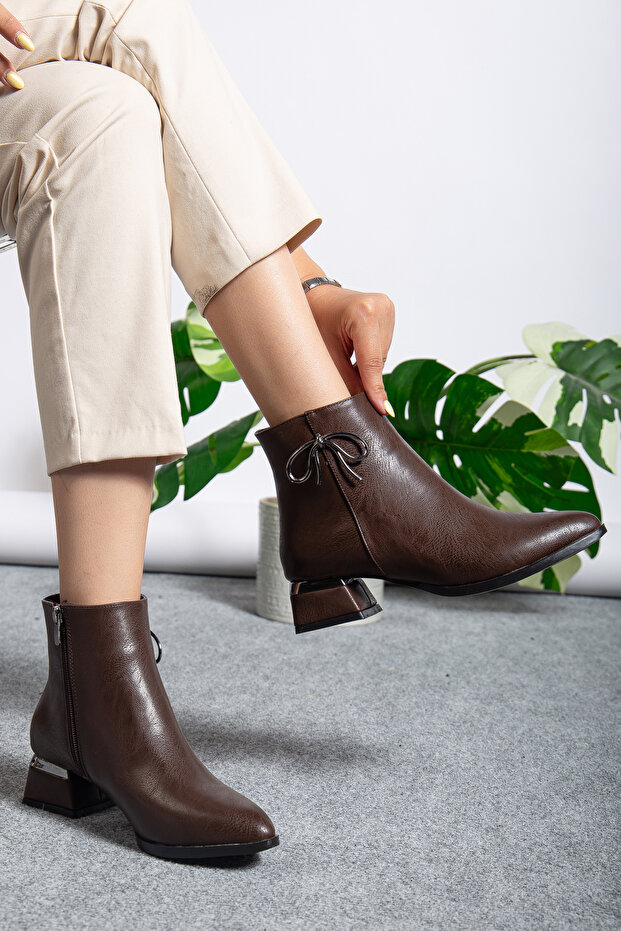 Women's Brown Side Buckle Butterfly Medium Heel Winter Boots