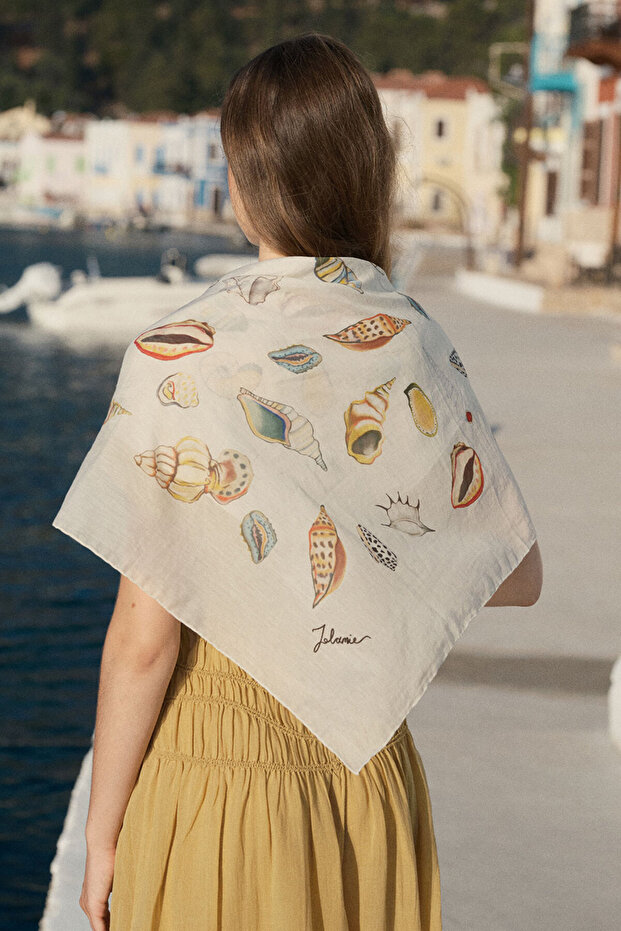 وشاح قطني منقوش على شاطئ البحر - 1