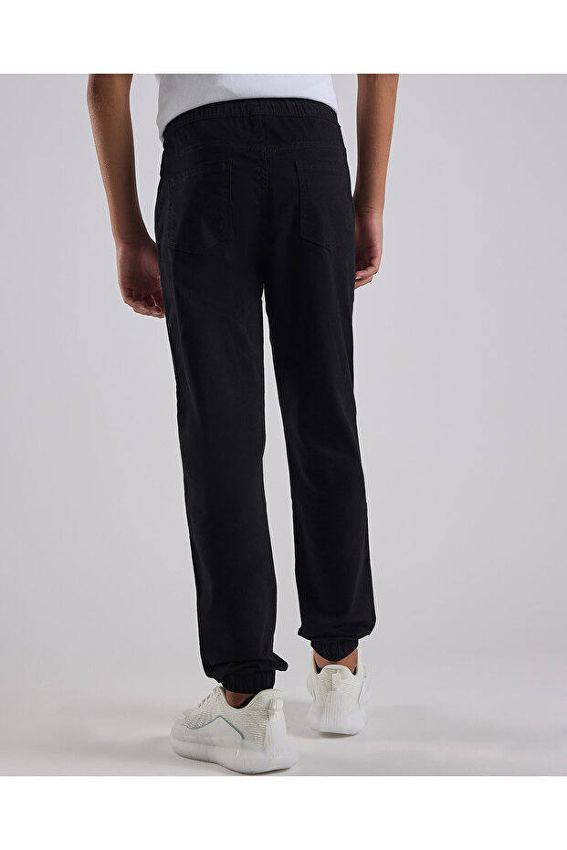 بنطال رياضي سادة مع خصر برباط - 5