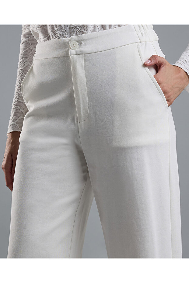 Solid Wide Leg Pants with Button Closure - 4