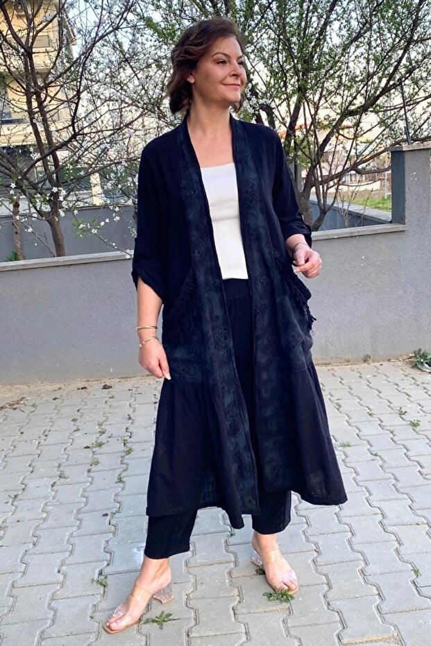سترة نسائية سوداء