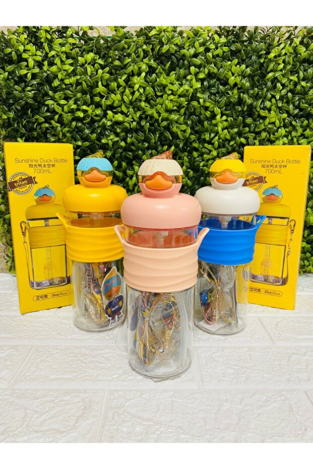 700 ml Water Bottle with Duck Figure