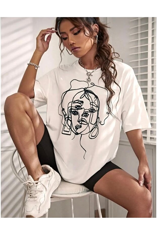 Women's Face Printed Oversize Crew Neck T-Shirt