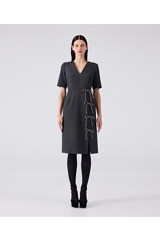 Fiyonklu V yaka elbise - 2