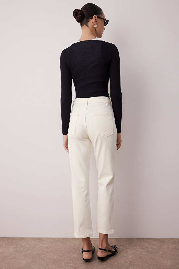 Beyaz Yüksek Bel Düz Kesim Comfort/Esnek Straight Jeans TWOSS25JE00099 - 8