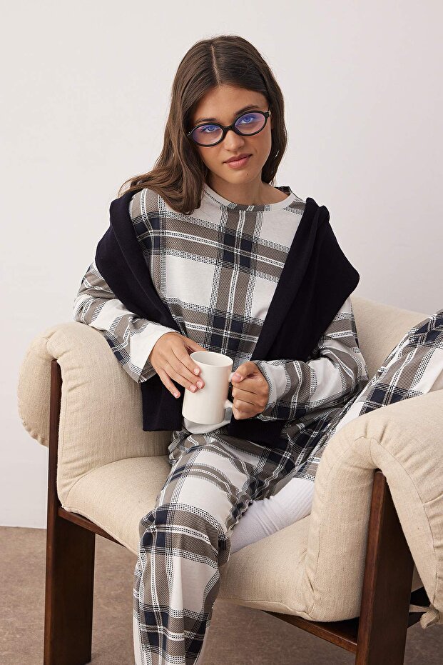 Siyah-Beyaz %100 Pamuklu Ekoseli Örme Pijama Takımı THMAW26PT00046 - 2