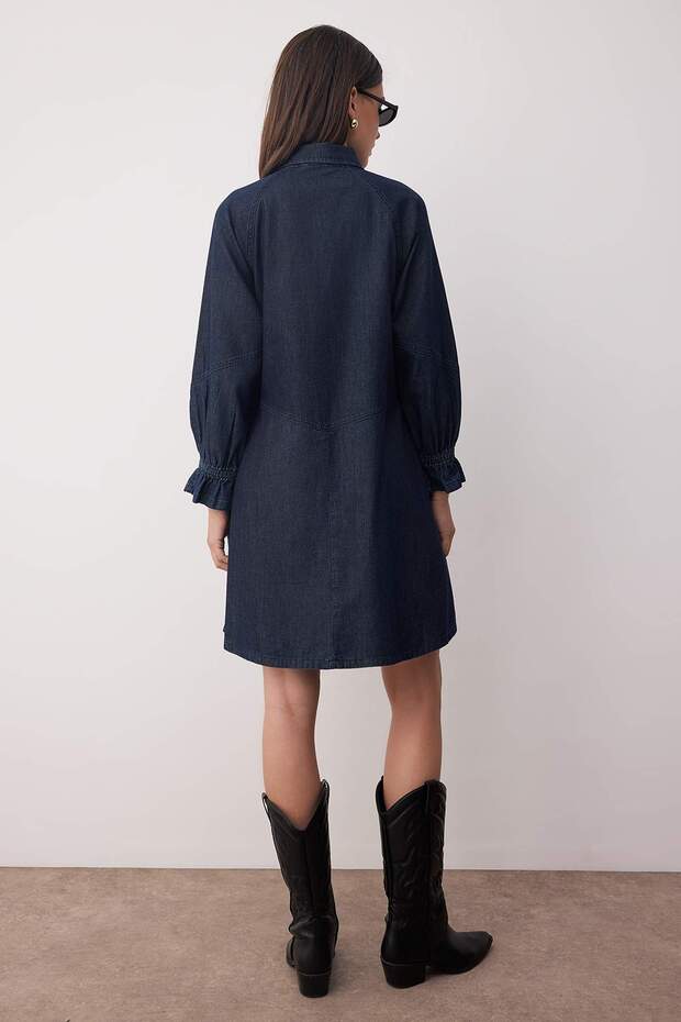 Koyu Mavi Pileli Kol Detaylı Mini Denim Gömlek Elbise TWOAW26EL00035 - 5