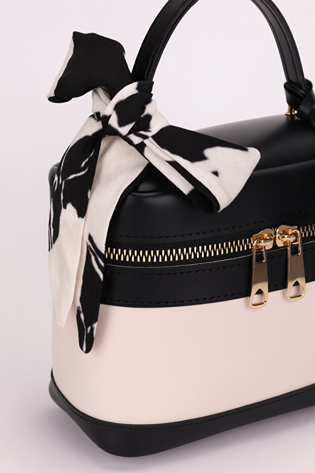 Női fekete krémszínű téglalap alakú keresztpántos kézi és válltáska Melina - 6