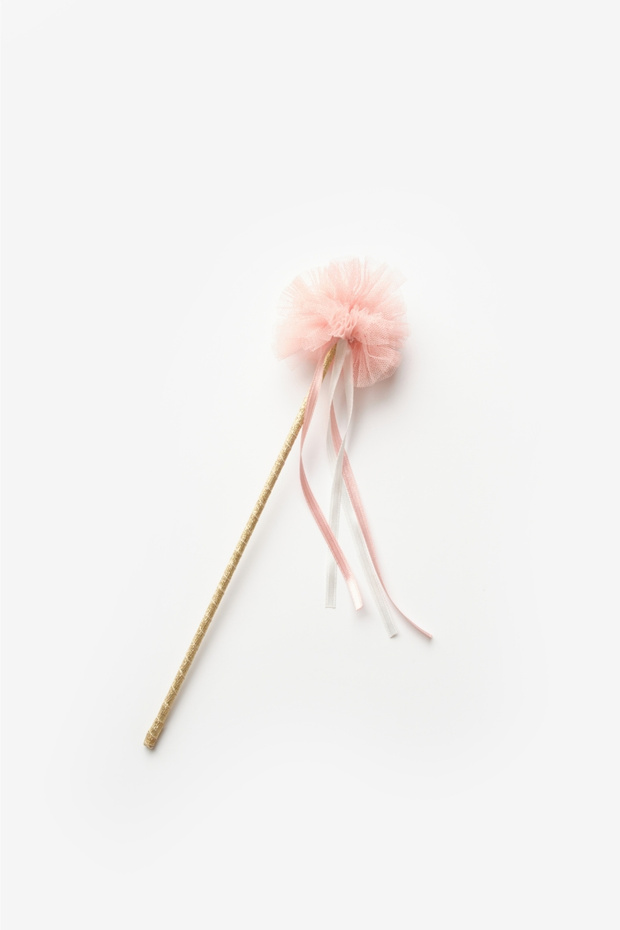 Girl's Wand with Powder Ribbon