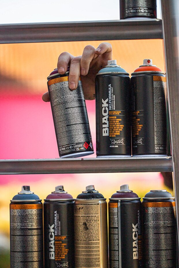 Black, 2093 Code Red, Montana, 400 ml - 3