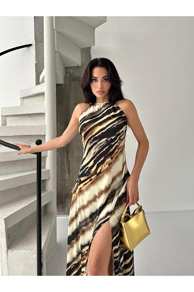 فستان بفتحة وحزام منقوش باللون البني - 3