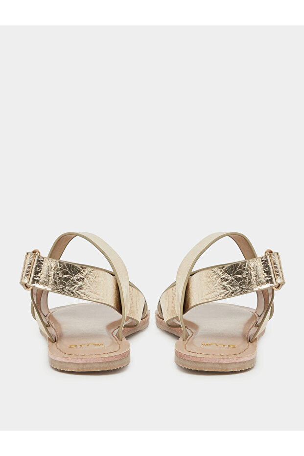 صندل مسطح بتفاصيل مشبك صلب - 4