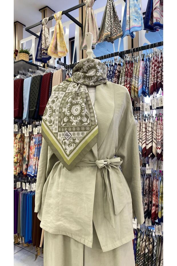 وشاح منقوش