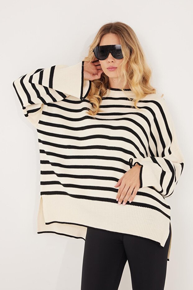 Women's Oversize Wide Cut Crew Neck Striped White Sweater