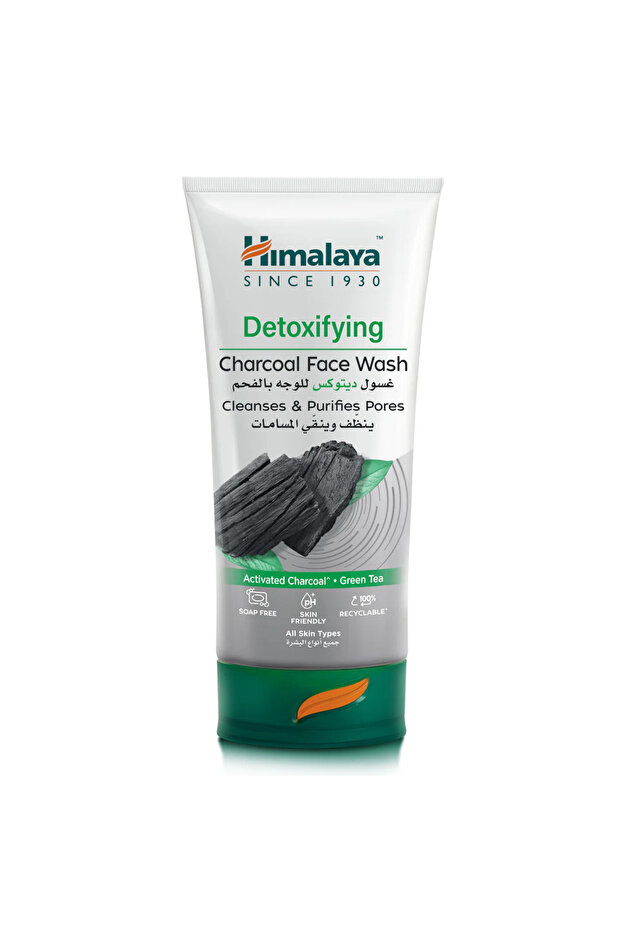 Detoxifying Activated Charcoal Deep Pore Foaming Face Wash (150ml)