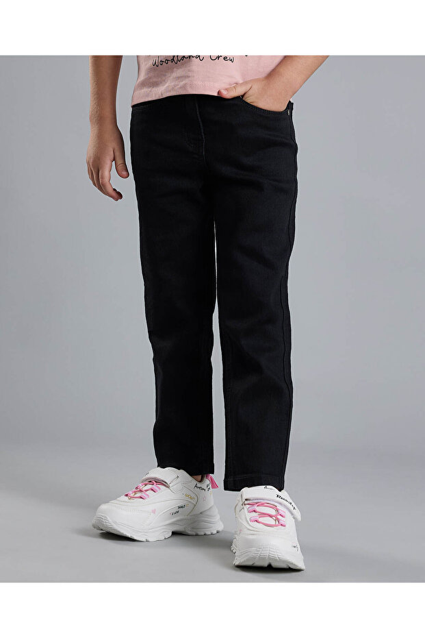 بنطال جينز سادة بقصّة عادية مع أزرار للإغلاق - 2