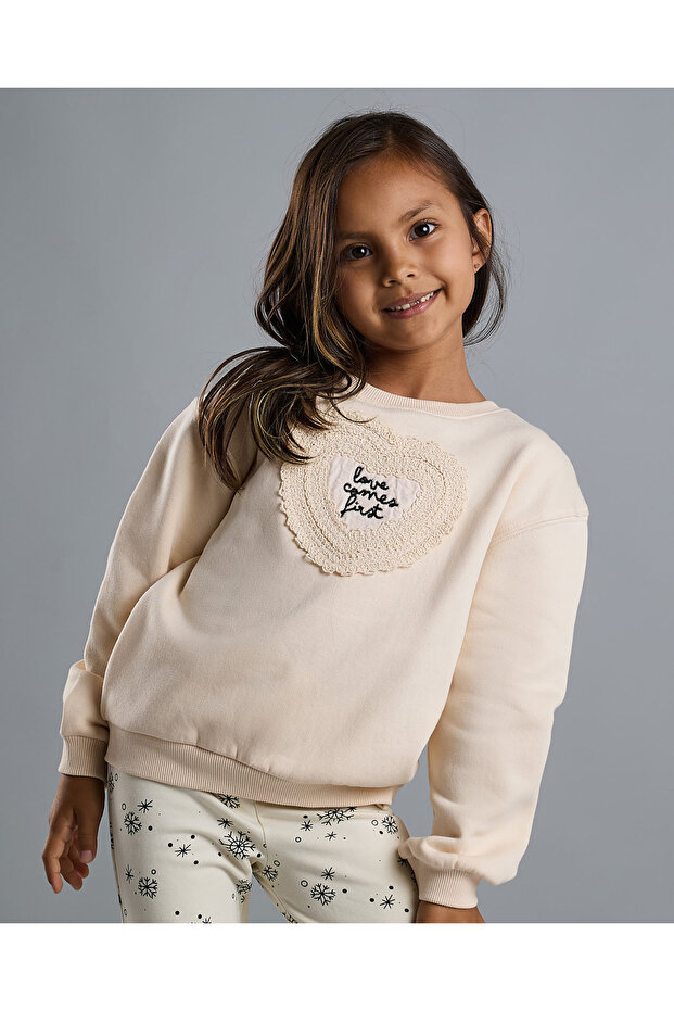 Appliqued Sweatshirt with Crew Neck and Long Sleeves