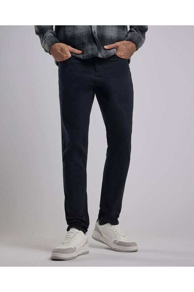 بنطلون منسوج سادة مع زر للإغلاق - 2