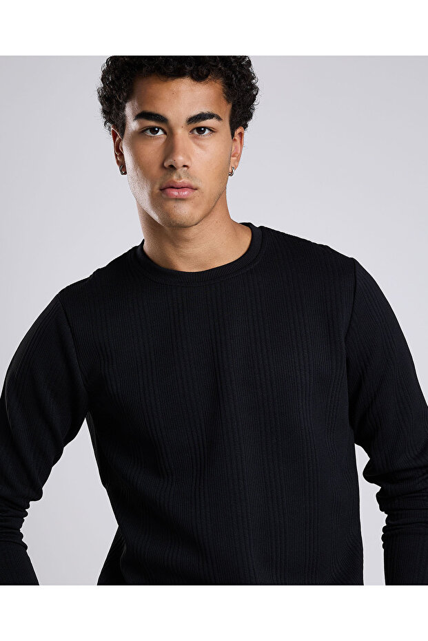 Textured T-Shirt with Crew Neck and Long Sleeves