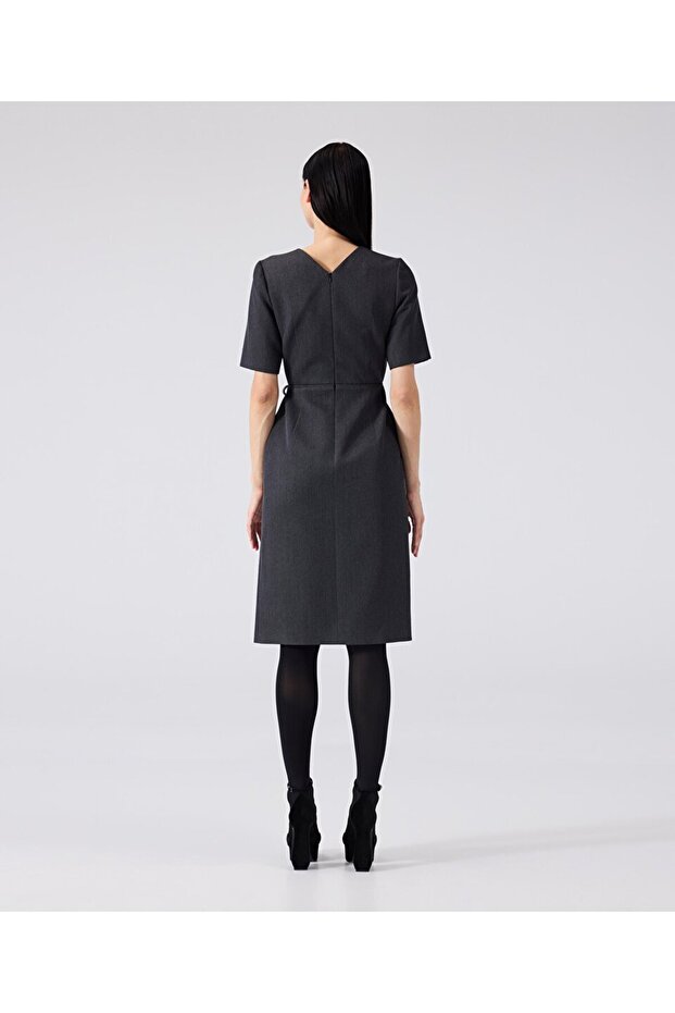 Fiyonklu V yaka elbise - 6