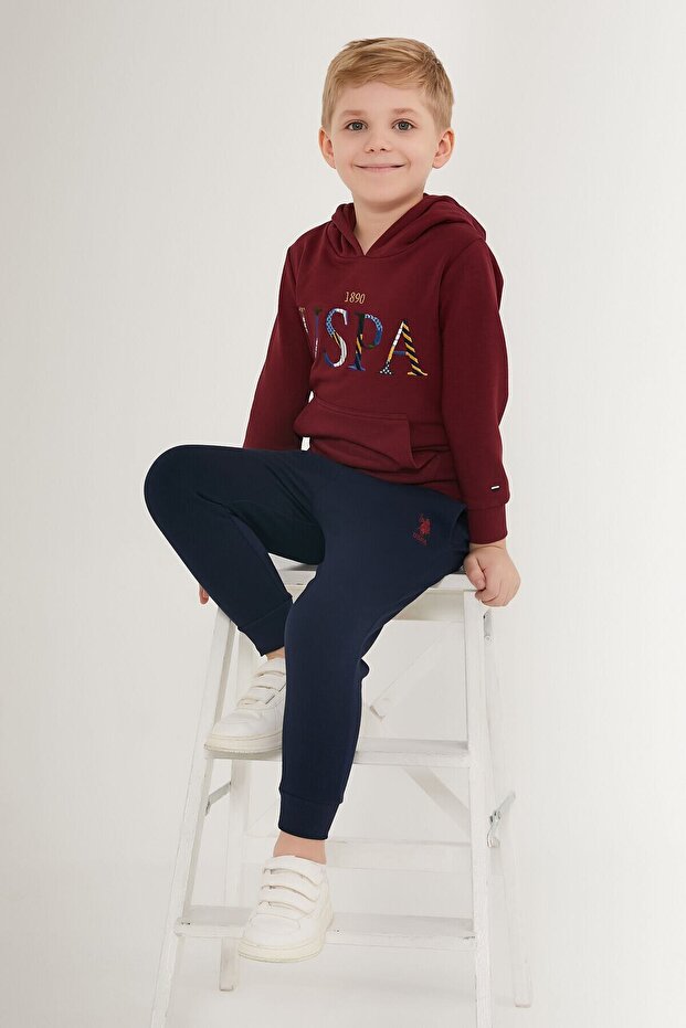 طقم رياضي للأولاد من U.S. Polo Assn باللون العنابي