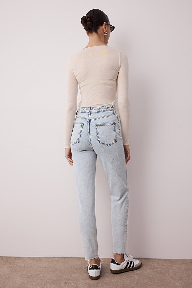 Açık Mavi Yüksek Bel Mom Comfort Jeans TWOSS25JE00279 - 4