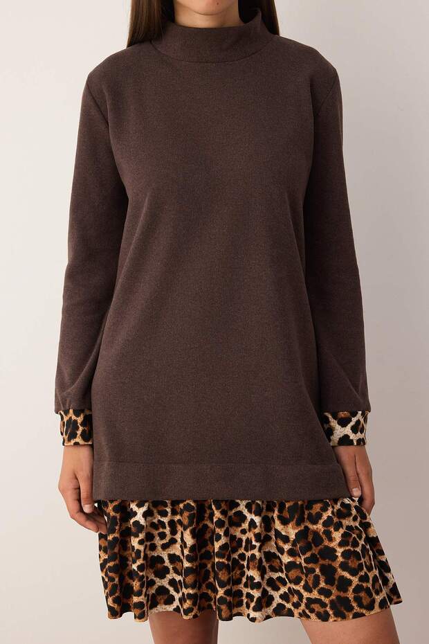 Hnědé mini pletené šaty se stojáčkem a leopardím vzorem TWOAW25EL00282 - 3