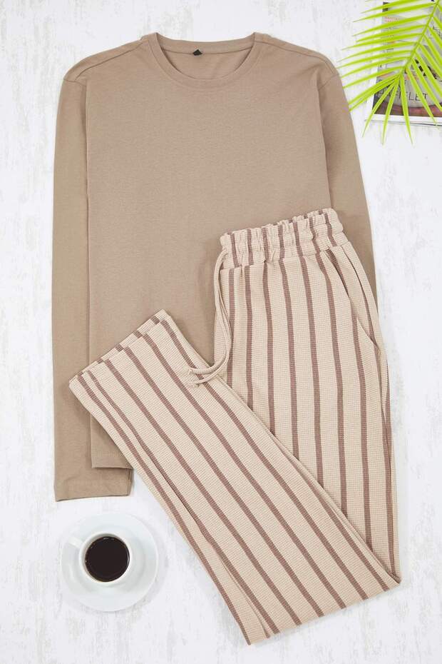 Bej Regular Fit Çizgili Dokulu Örme Pijama Takımı TMNAW26PT00006 - 6