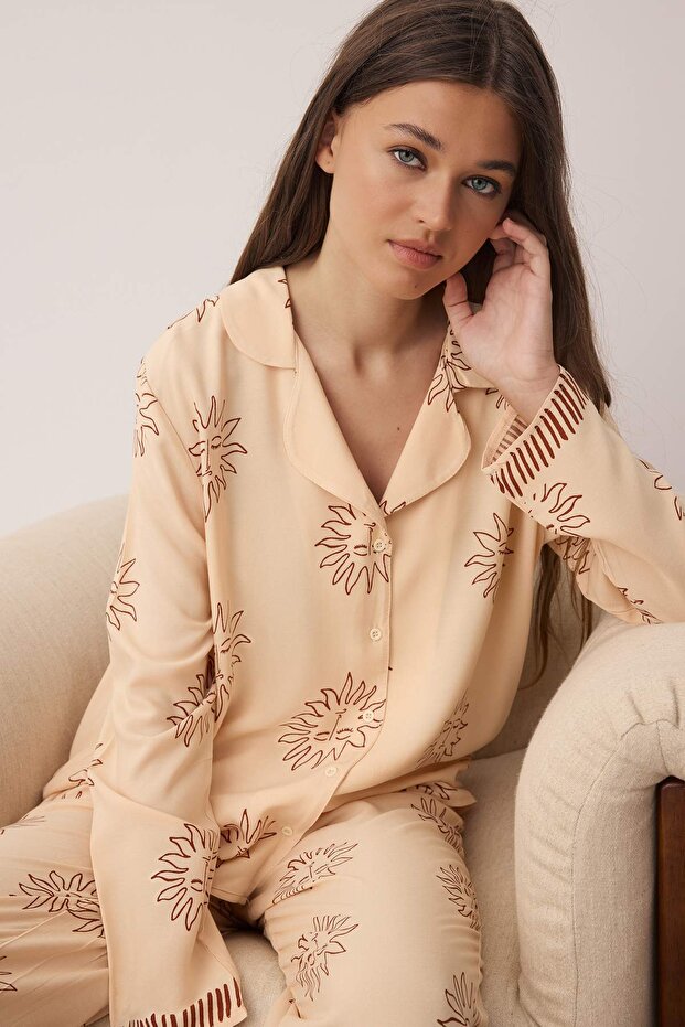 Koyu Bej Güneş Desenli Viskon Dokuma Pijama Takımı THMAW25PT00034 - 1
