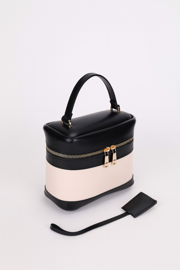 Női fekete krémszínű téglalap alakú keresztpántos kézi és válltáska Melina - 7