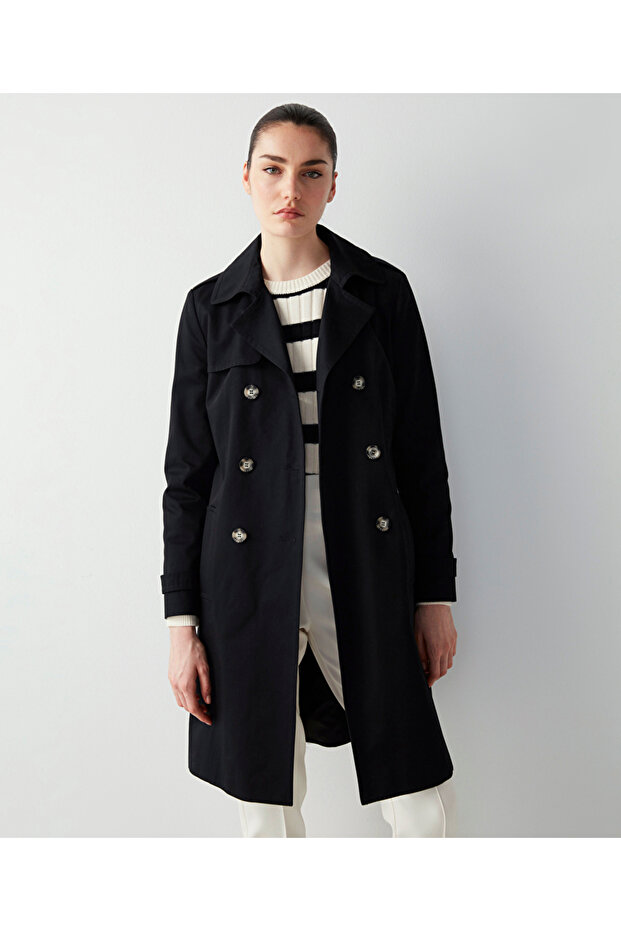 Classic Trench with Belt Accessories