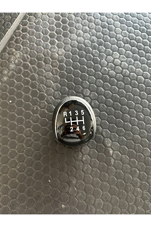 Focus Gear Shift Knob 6 Forward - 1