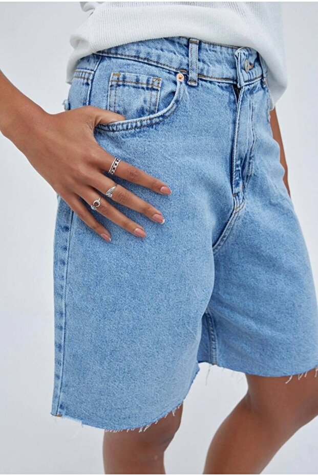 Shorts Side Tear - 2