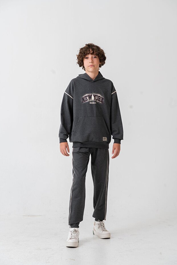 New York Brooklyn Printed Kangaroo Pocket Side Piping Boys Bottom Top Tracksuit Set
