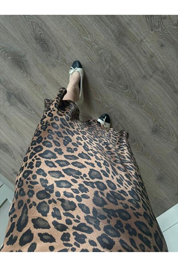 تنورة الساتان البني منقوشة ليوبارد - 3