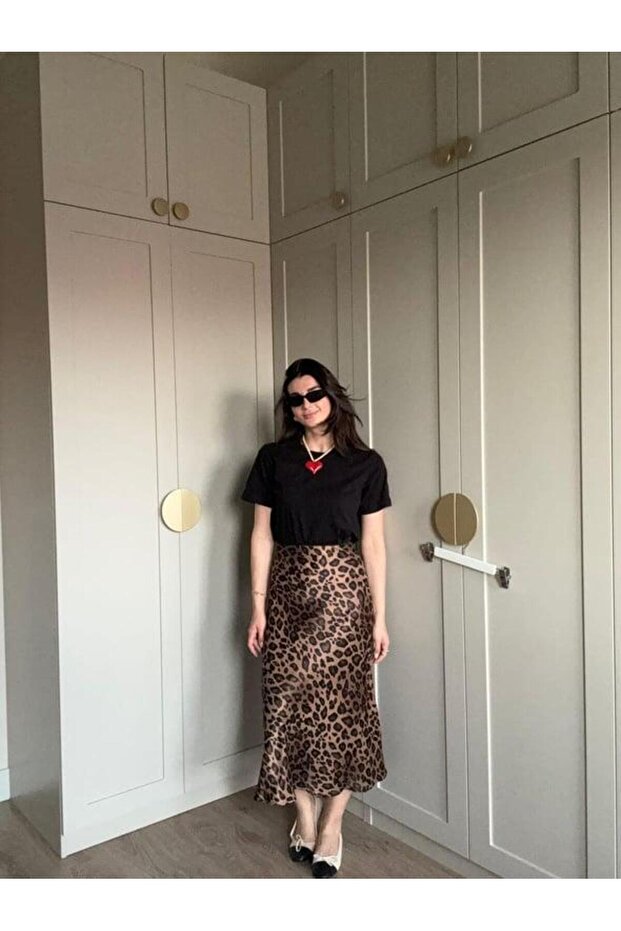 تنورة الساتان البني منقوشة ليوبارد - 1