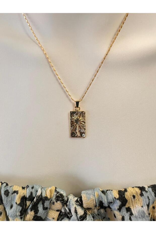 Elegant Lacquer Finish Rectangular Figure Stylish Necklace