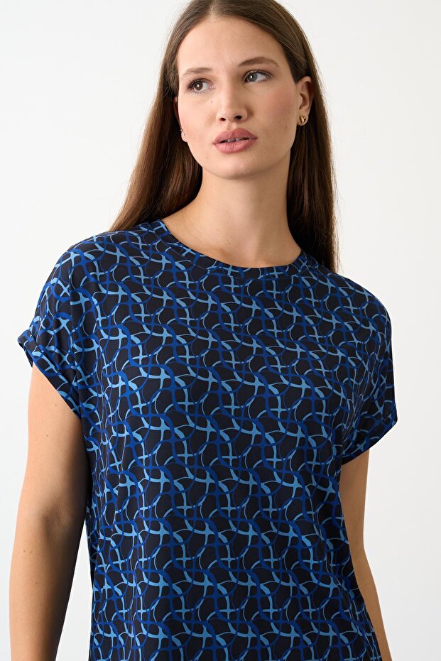 بلوزة منقوشة بفتحات جانبية - 2