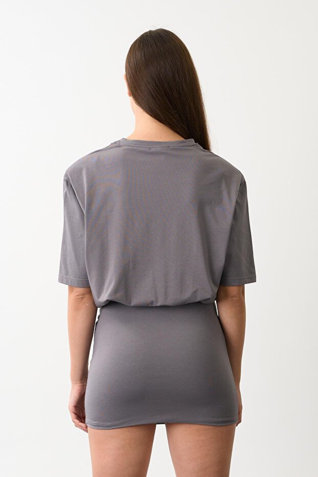 Mini rochie cu umeri căptușiți - 3