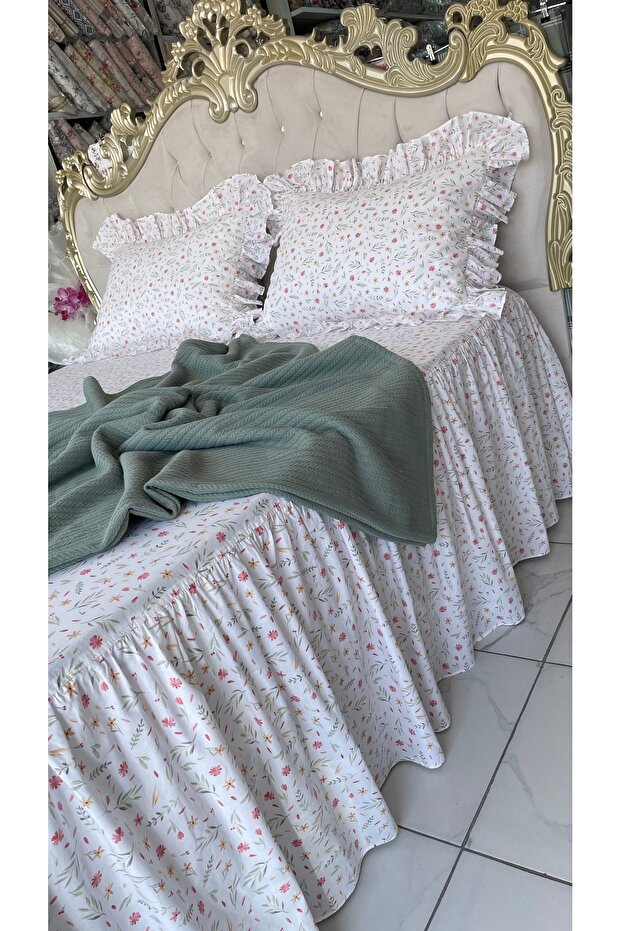 Double Fitted Sheet with Ruffled Skirt, 2 Pillowcases and Pique