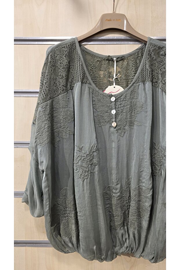 İpek Bluz 3 Düğmeli Dantelli - 2