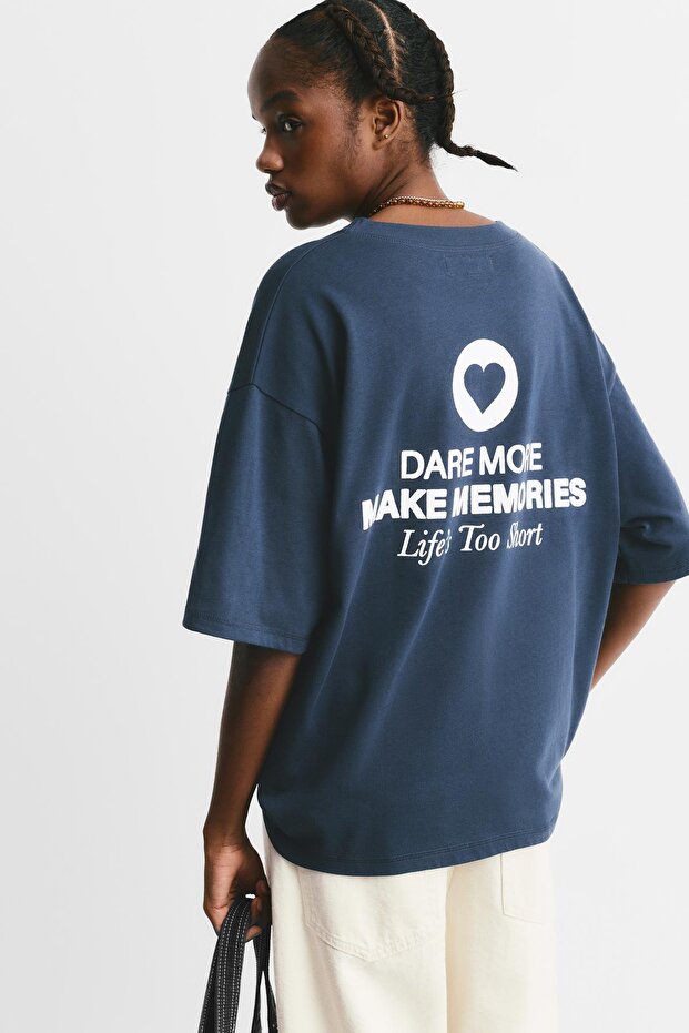 Kalp grafik baskılı tişört - 4