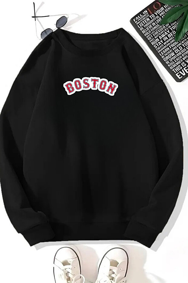 سويت شيرت بياقة دائرية مطبوع باللون الأسود للجنسين من BOSTON RED - قماش شتوي ملون