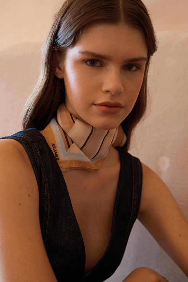 وشاح مودال منقوش مخطط - 1