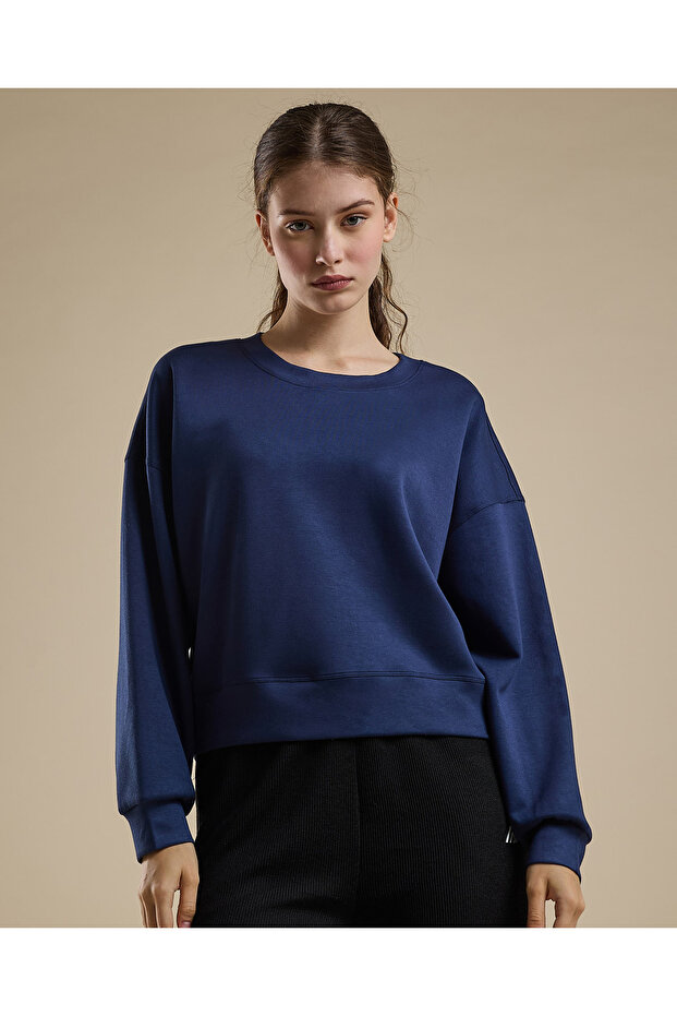 Solid Sweatshirt with Crew Neck and Long Sleeves